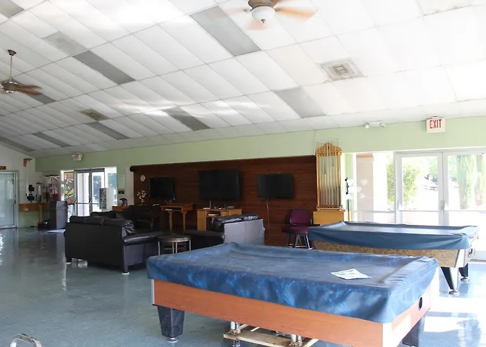 Parque de vacaciones Valley One-bedroom Park Model 13 *
