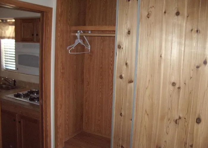 Valley One-bedroom Park Model 13